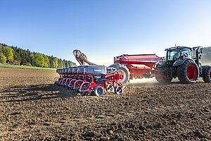 HORSCH Maestro CV with AirVac metering system