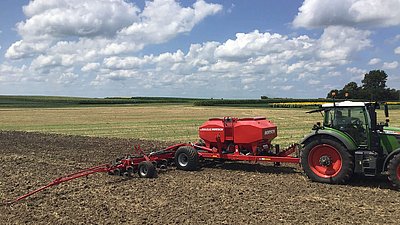 The Maestro row crop planter is the only planter on the market today with a common-sense approach in design that incorporates basic agronomic principals for securing maximum yield potentials.