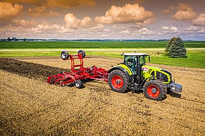 The Joker HD primary tillage concept provides deep soil loosening to break up compaction, aggressive residue sizing and mixing to accelerate decomposition, and uniform consolidated soil structure. 
