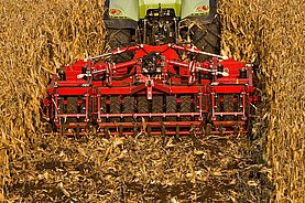 The Tiger MT follows that up with a single row leveling disk system and a large 24 inch wheeled packer for effective seedbed preparation in all soil types.